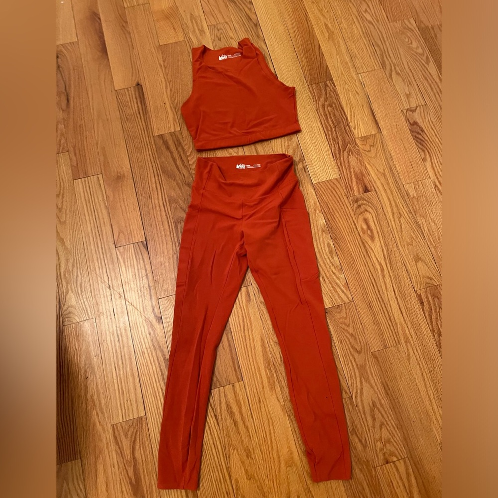 REI Co-op Take Your Time 7/8 Leggings & Bra top size small